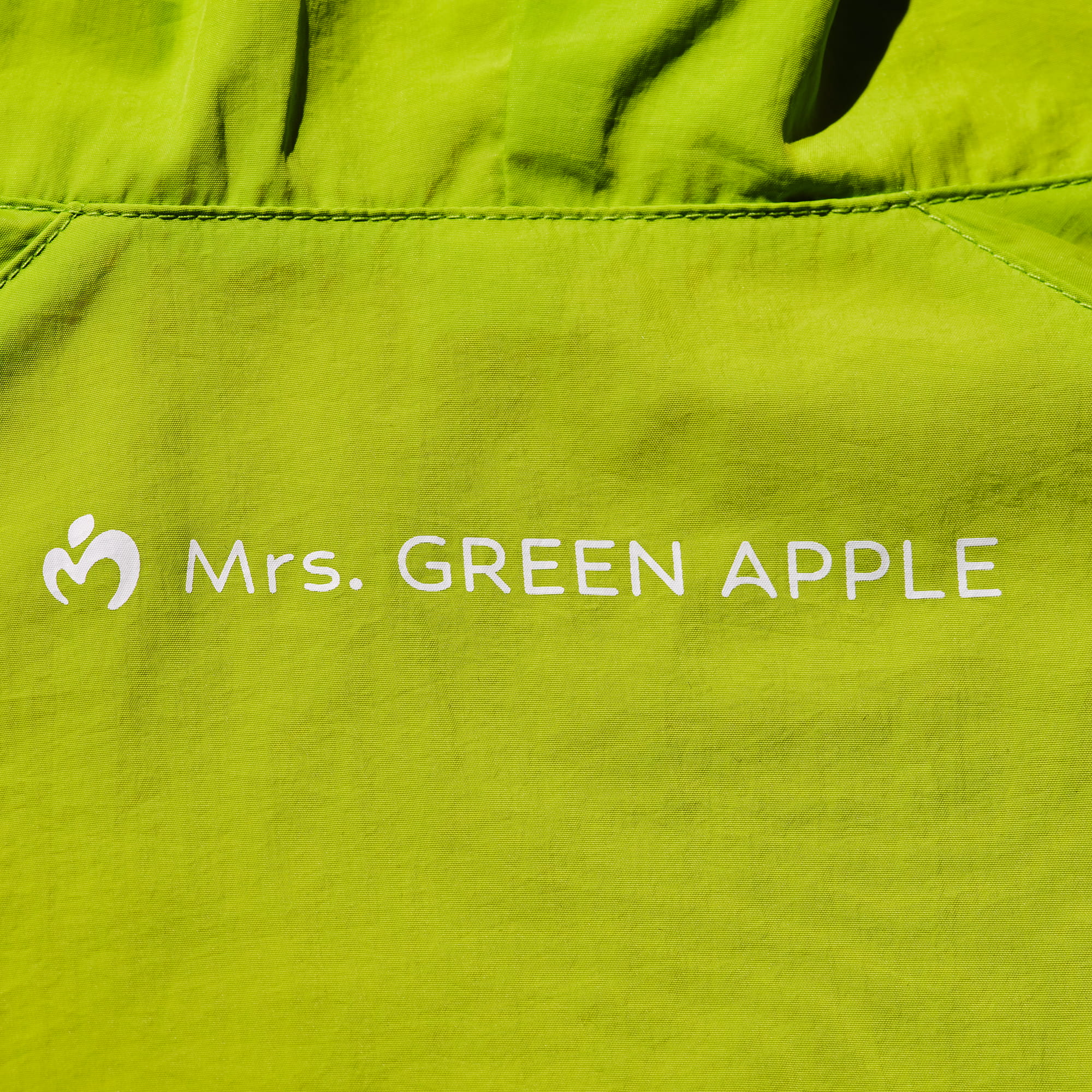 MGA ナイロンパーカ