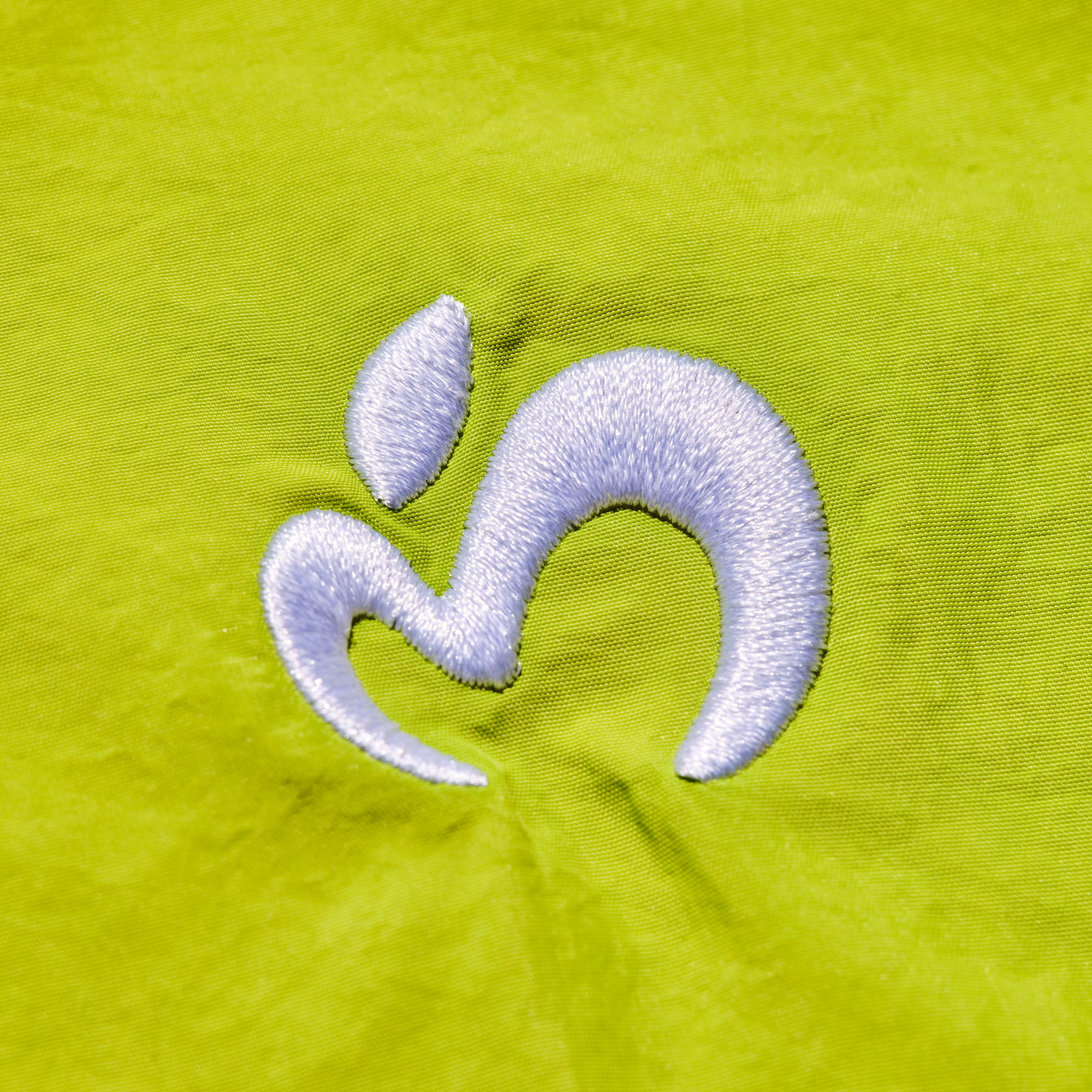 MGA ナイロンパーカ